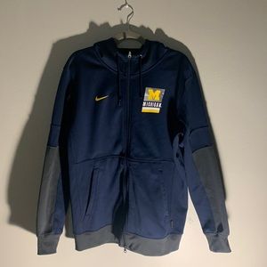 Nike hoodie size L in gray and blue.